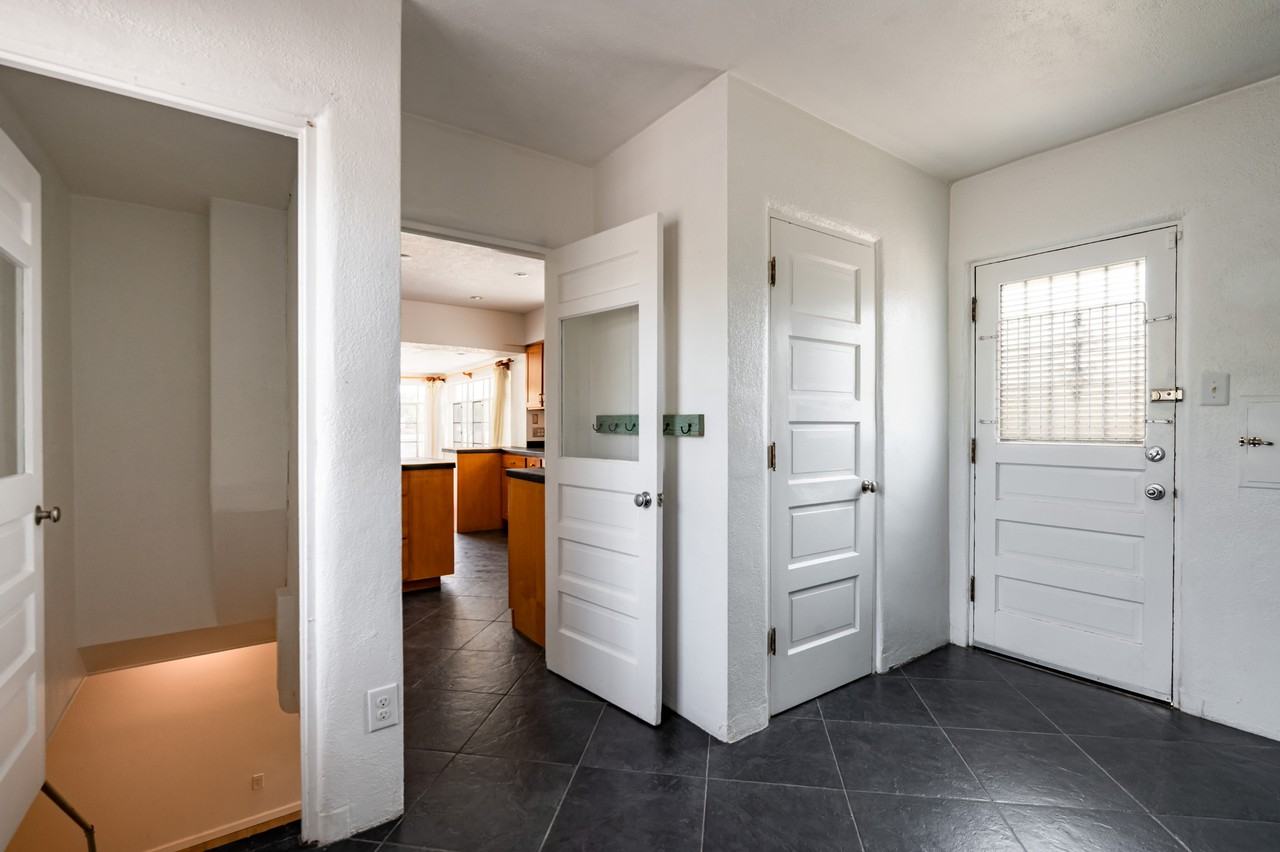 601 Tulane Dr Ne - Photo 7 of 20