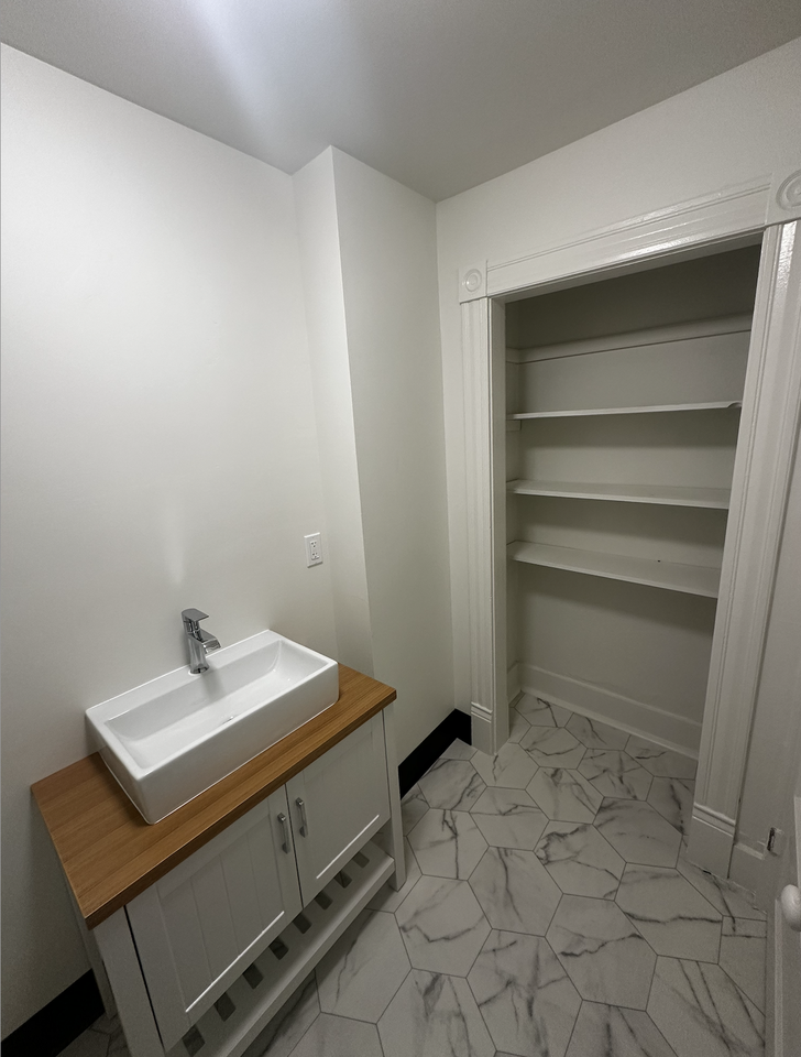 811 N Rodney St #3 - Photo 3 of 15