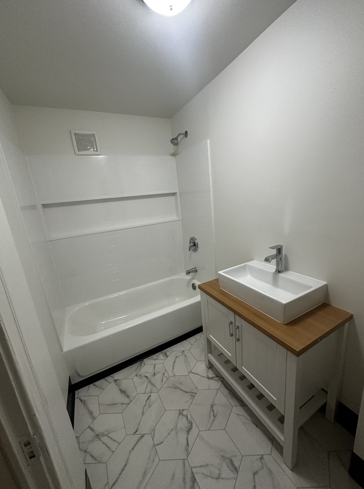 811 N Rodney St #3 - Photo 4 of 15