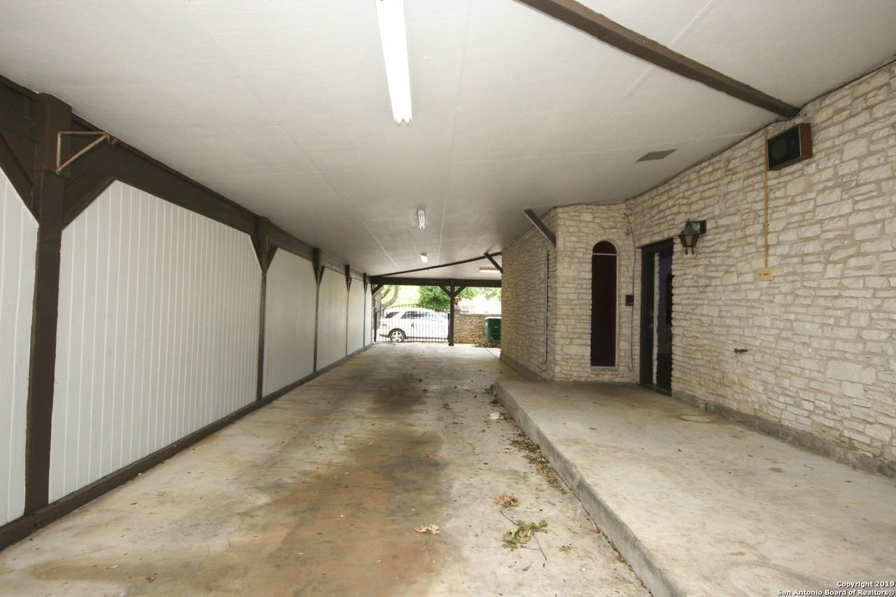 315 Hillcrest Dr - Photo 5 of 20