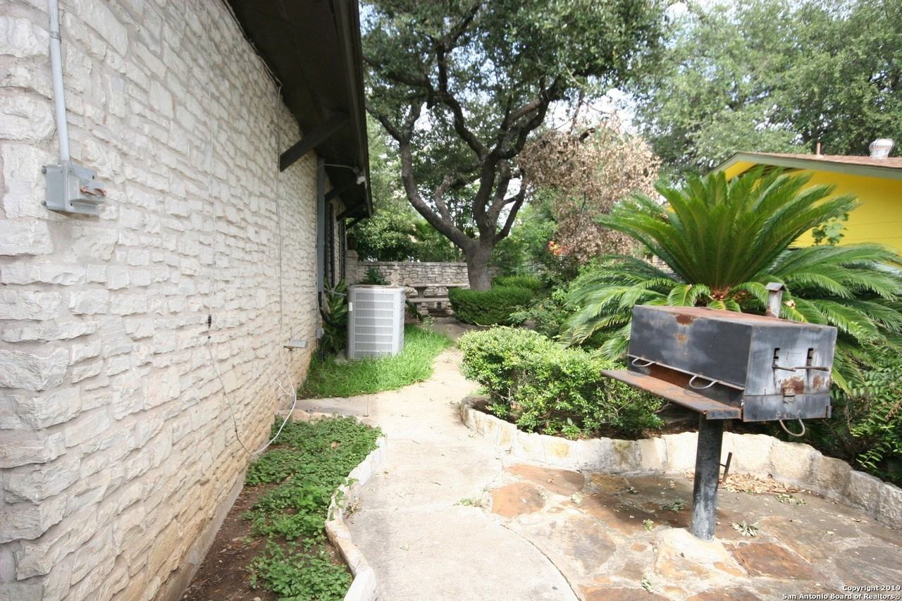 315 Hillcrest Dr - Photo 6 of 20