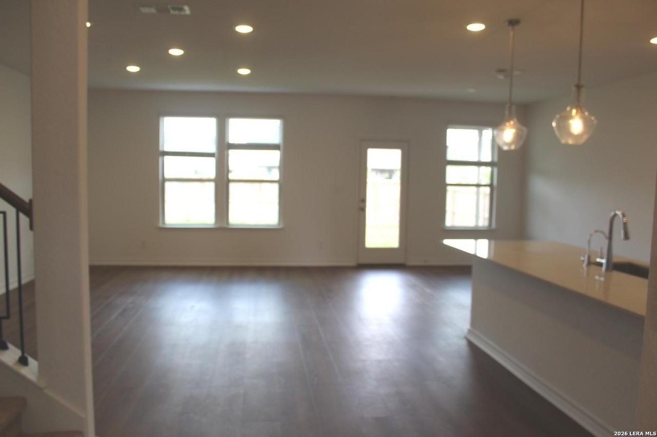 426 Nightingale Ave - Photo 5 of 39