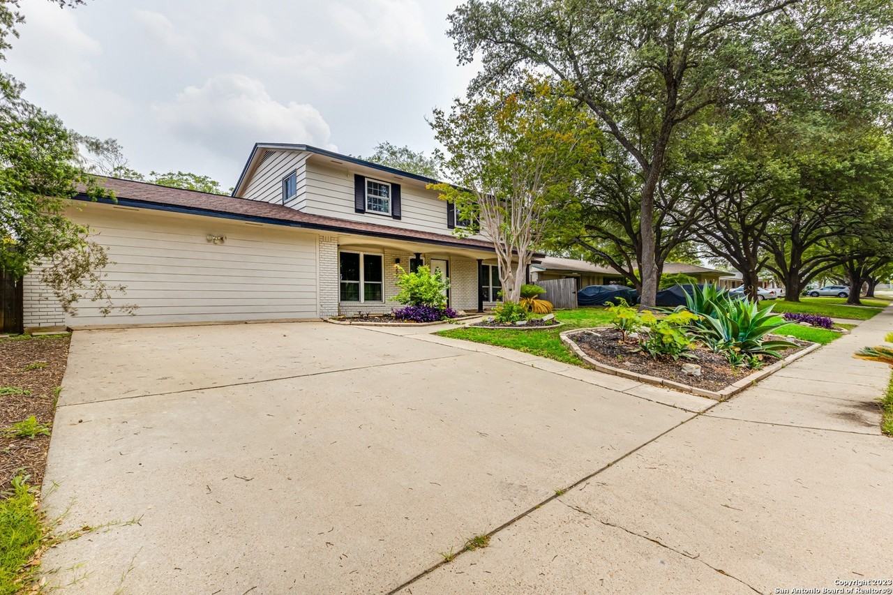 555 Patricia - Photo 2 of 33