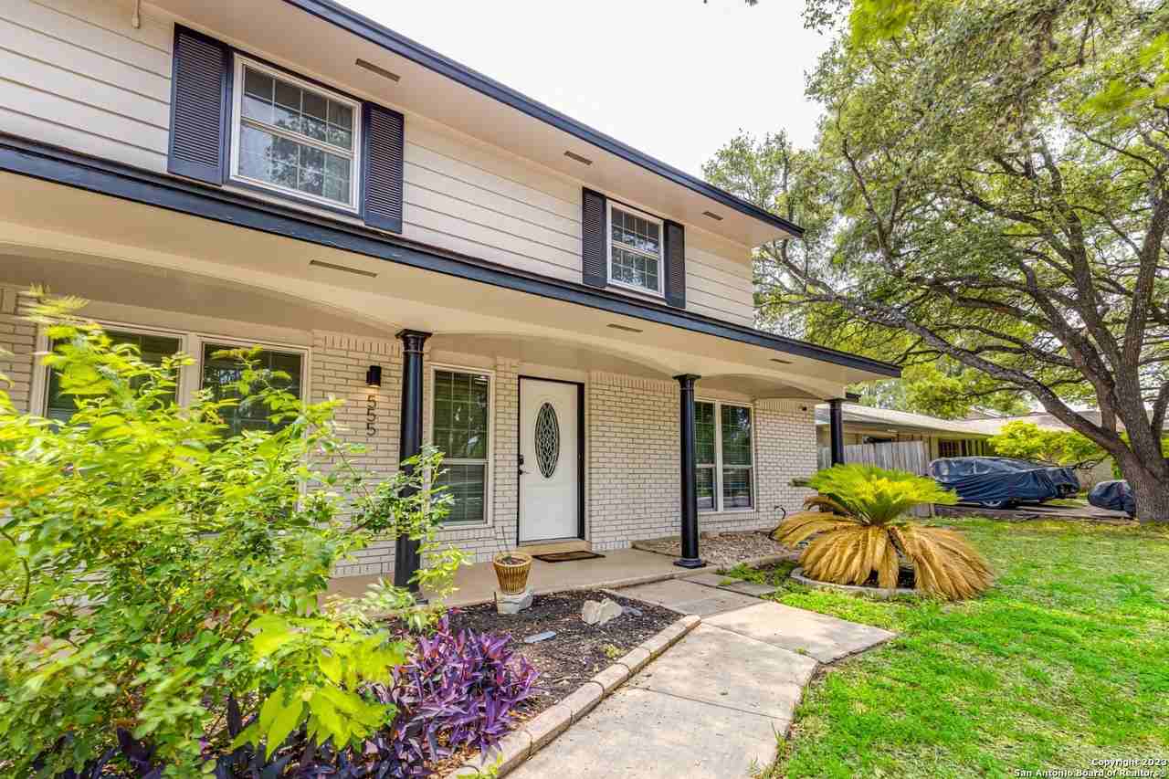 555 Patricia - Photo 3 of 33