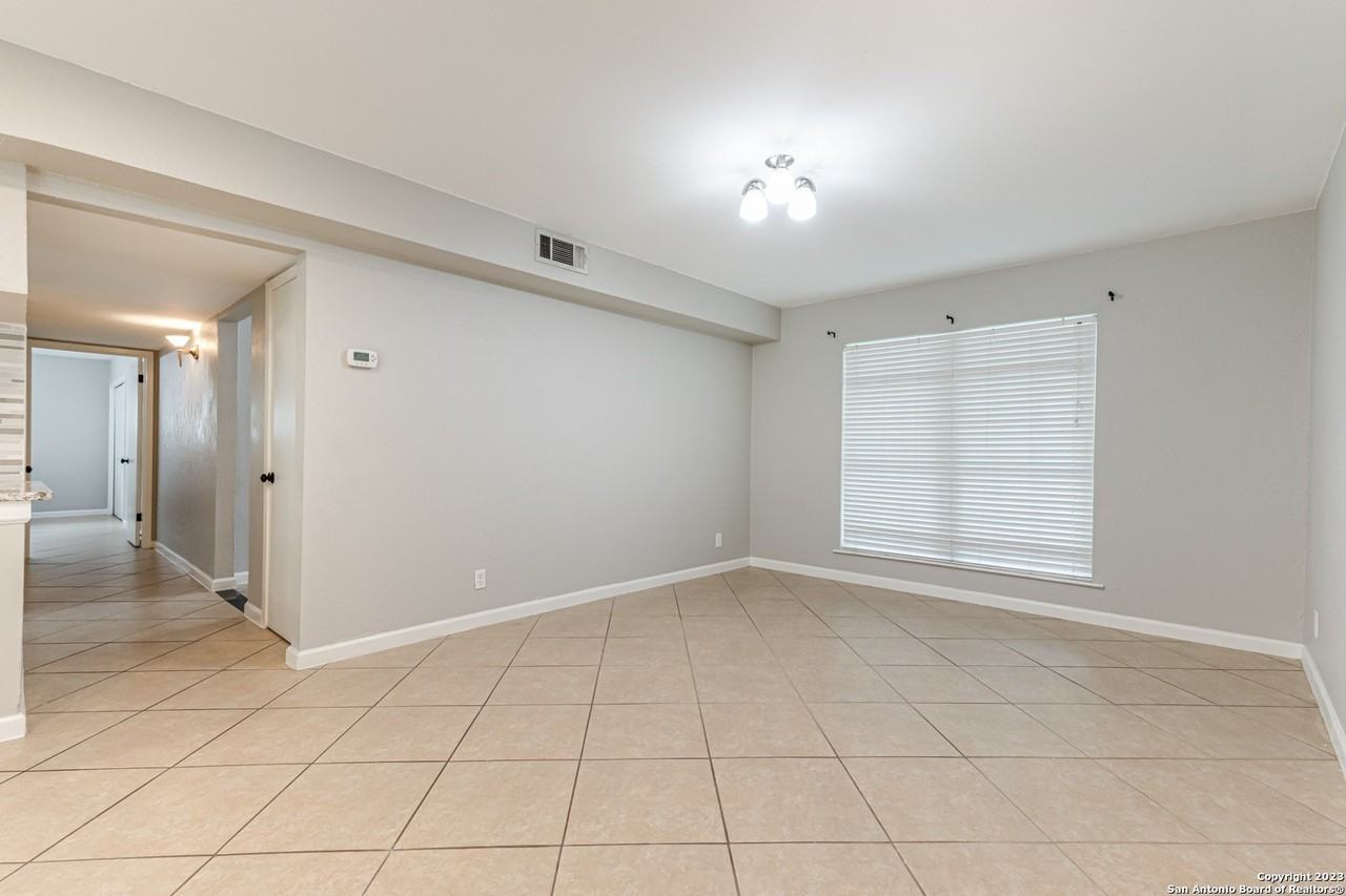 555 Patricia - Photo 7 of 33