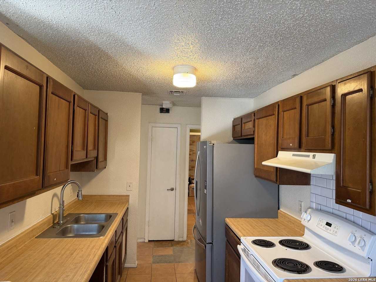 9130 Kings Hbr - Photo 2 of 16