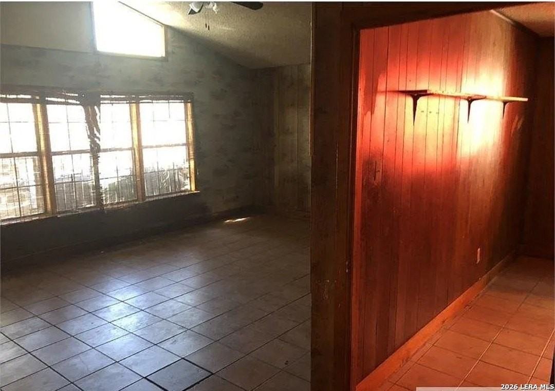 9130 Kings Hbr - Photo 4 of 16