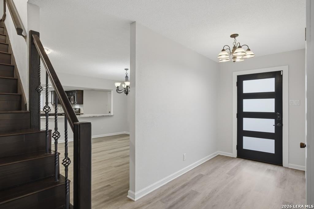 1906 Hillingway St - Photo 4 of 34