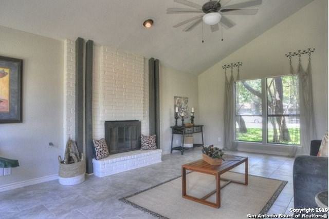 4411 Western Pine Woods - Photo 3 of 18