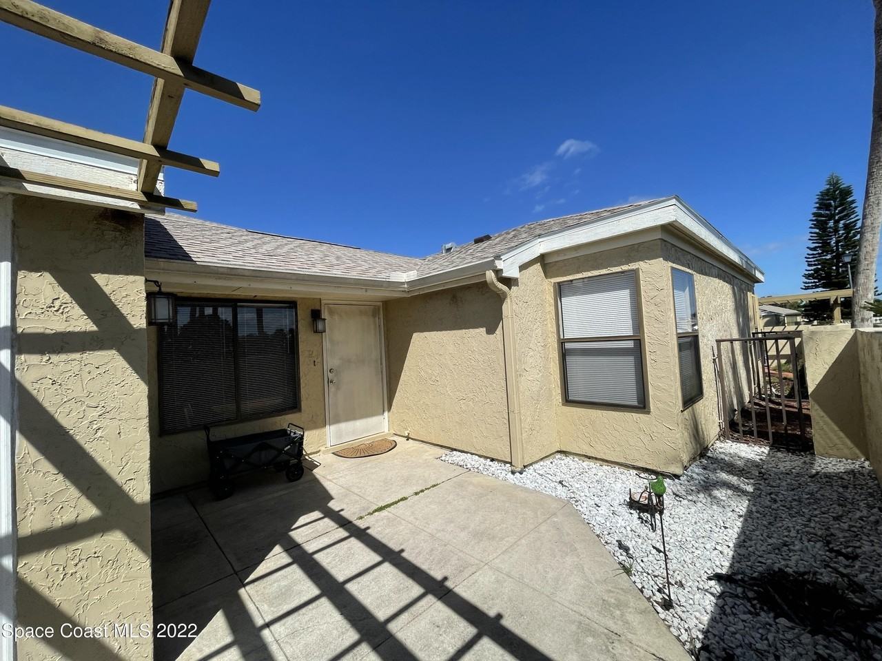 1440 Sheafe Ave Ne Apt 112 - Photo 2 of 19