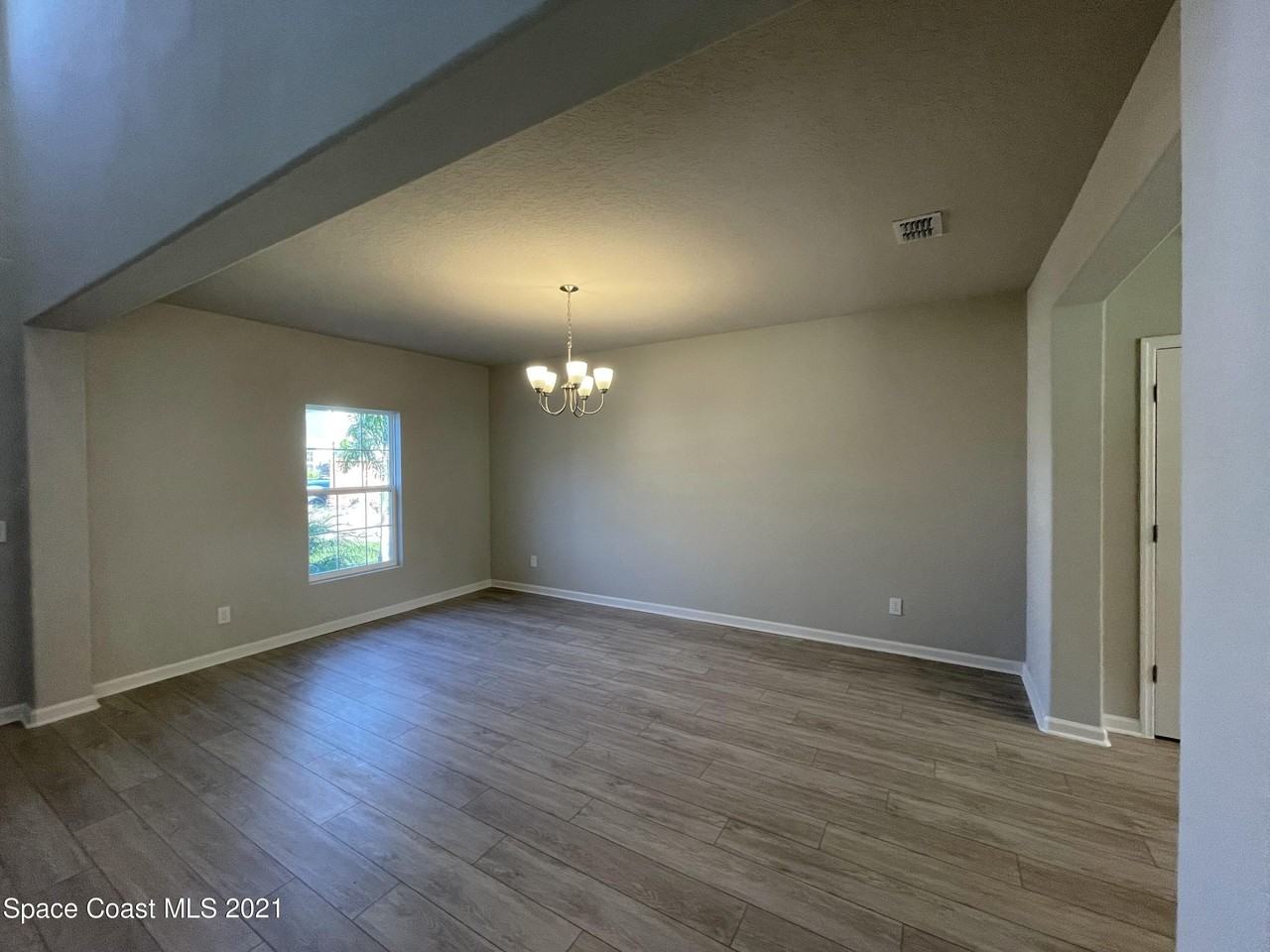 655 Boughton Way - Photo 2 of 26