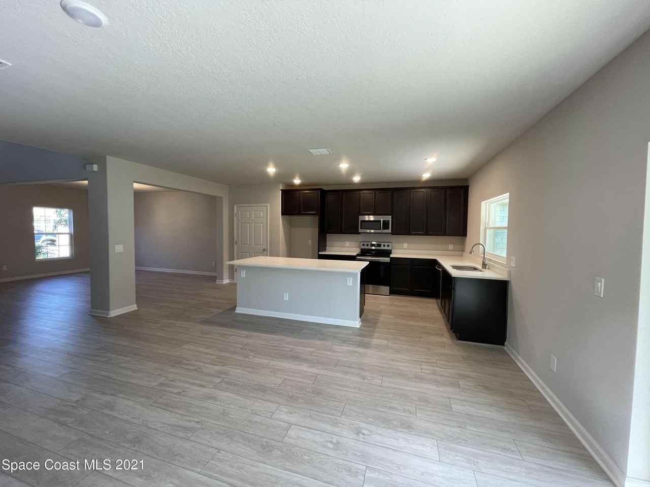 655 Boughton Way - Photo 7 of 26