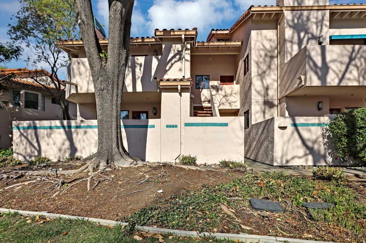 10252 Danube Dr #1 - Photo 4 of 44