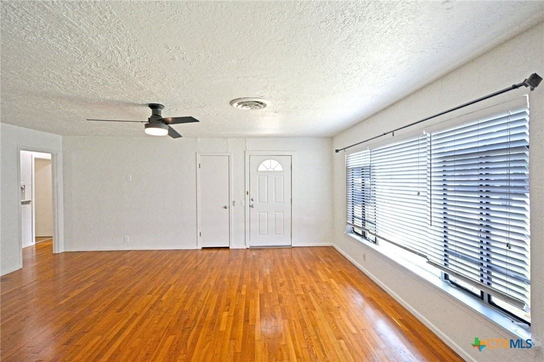 268 E Mill St - Photo 6 of 35