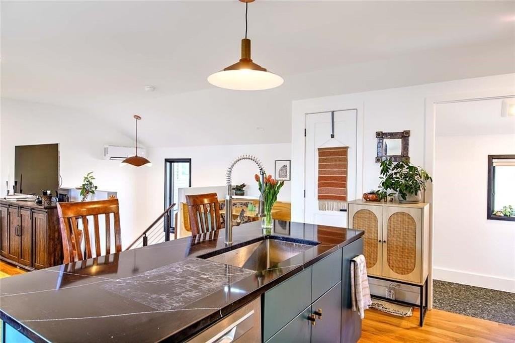 37 Ring St - Photo 6 of 28