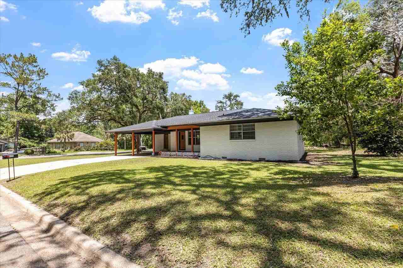 2425 Bruce Ln - Photo 4 of 44