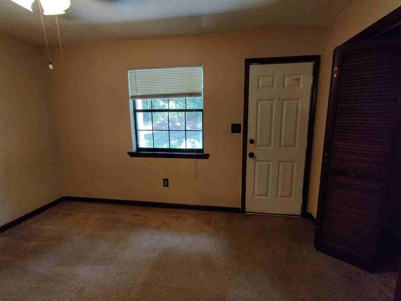 1105 Ocala Rd - Photo 7 of 15