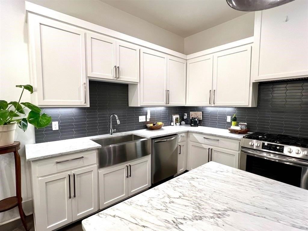 1543 Pine St - Photo 5 of 11