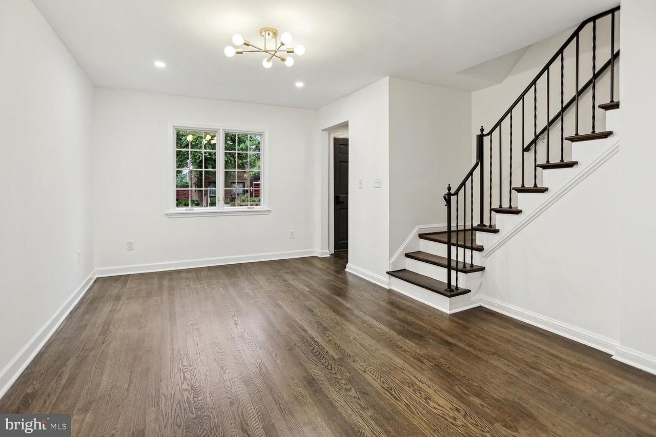 323 34th St Ne - Photo 5 of 28