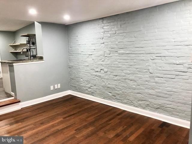 534 Saint Mary St - Photo 3 of 11