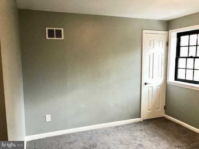 534 Saint Mary St - Photo 7 of 11