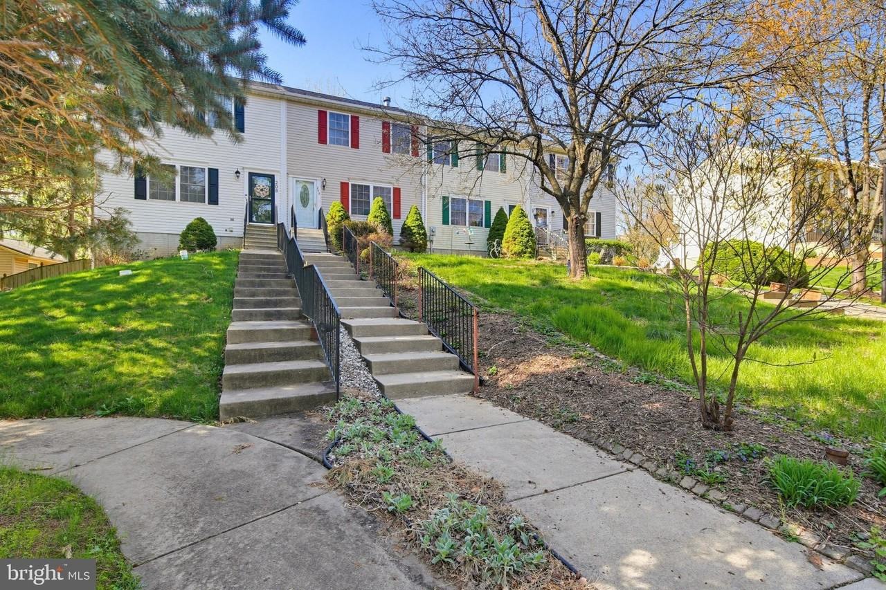 206 N Towne Ct - Photo 2 of 34