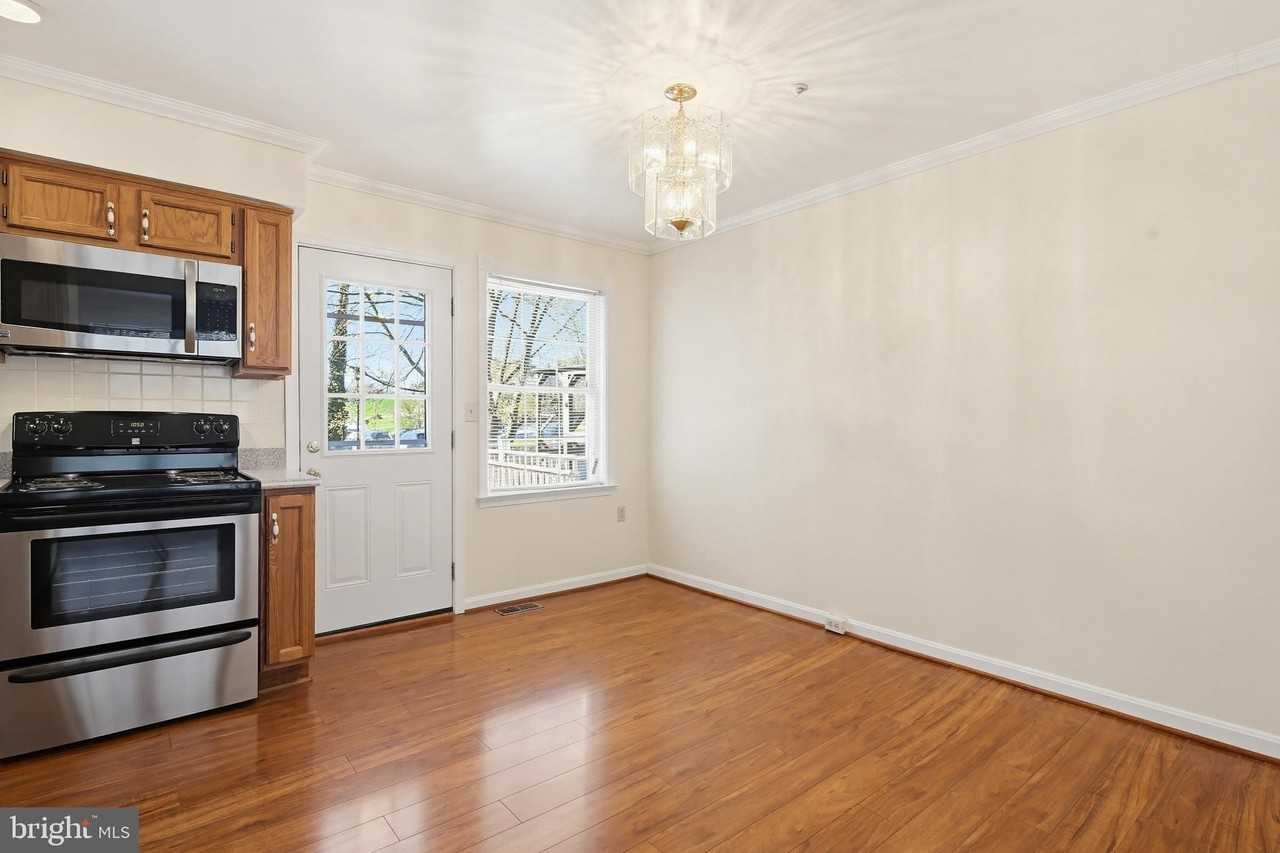 206 N Towne Ct - Photo 7 of 34