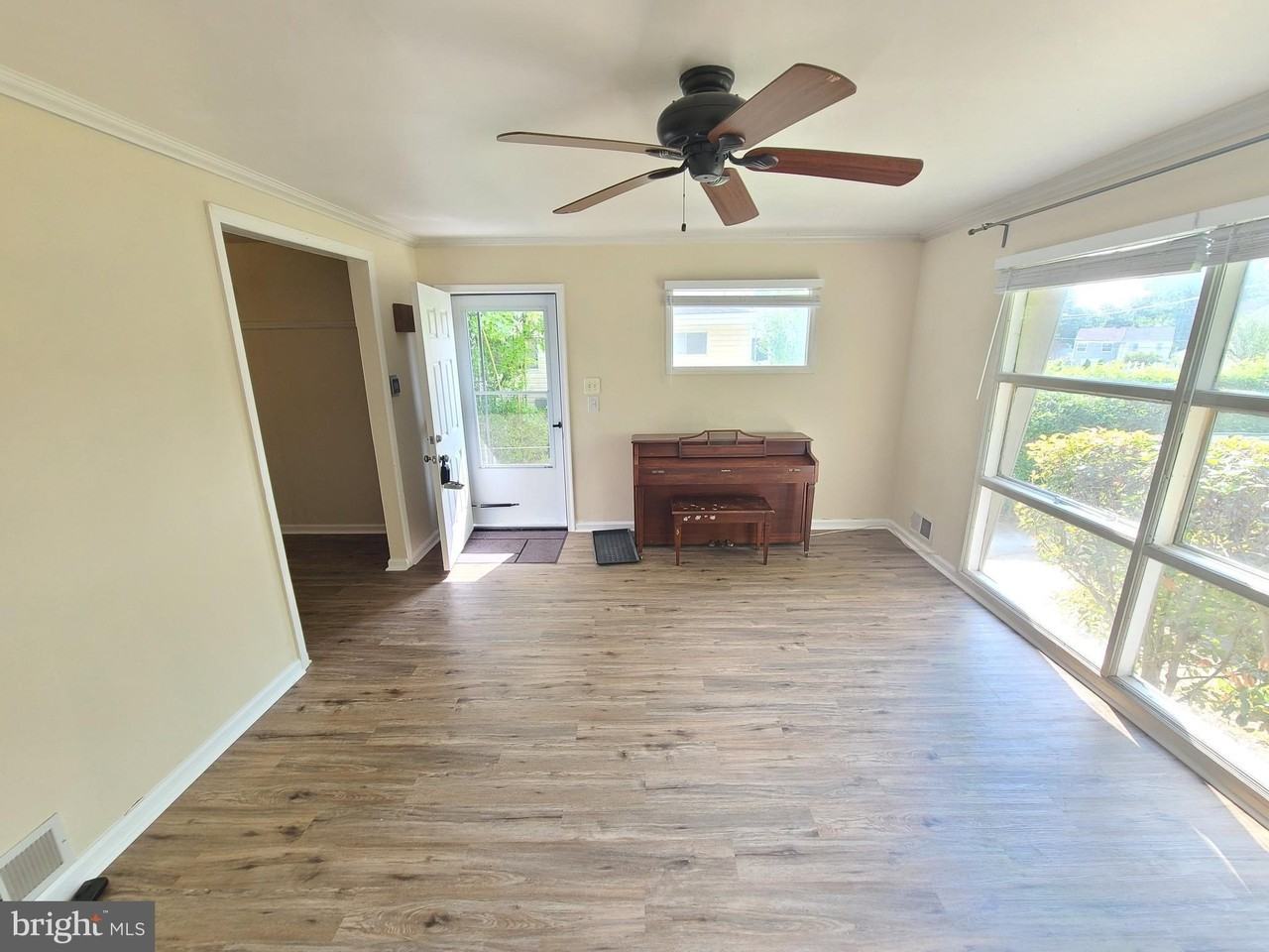 3422 Floral St - Photo 3 of 36