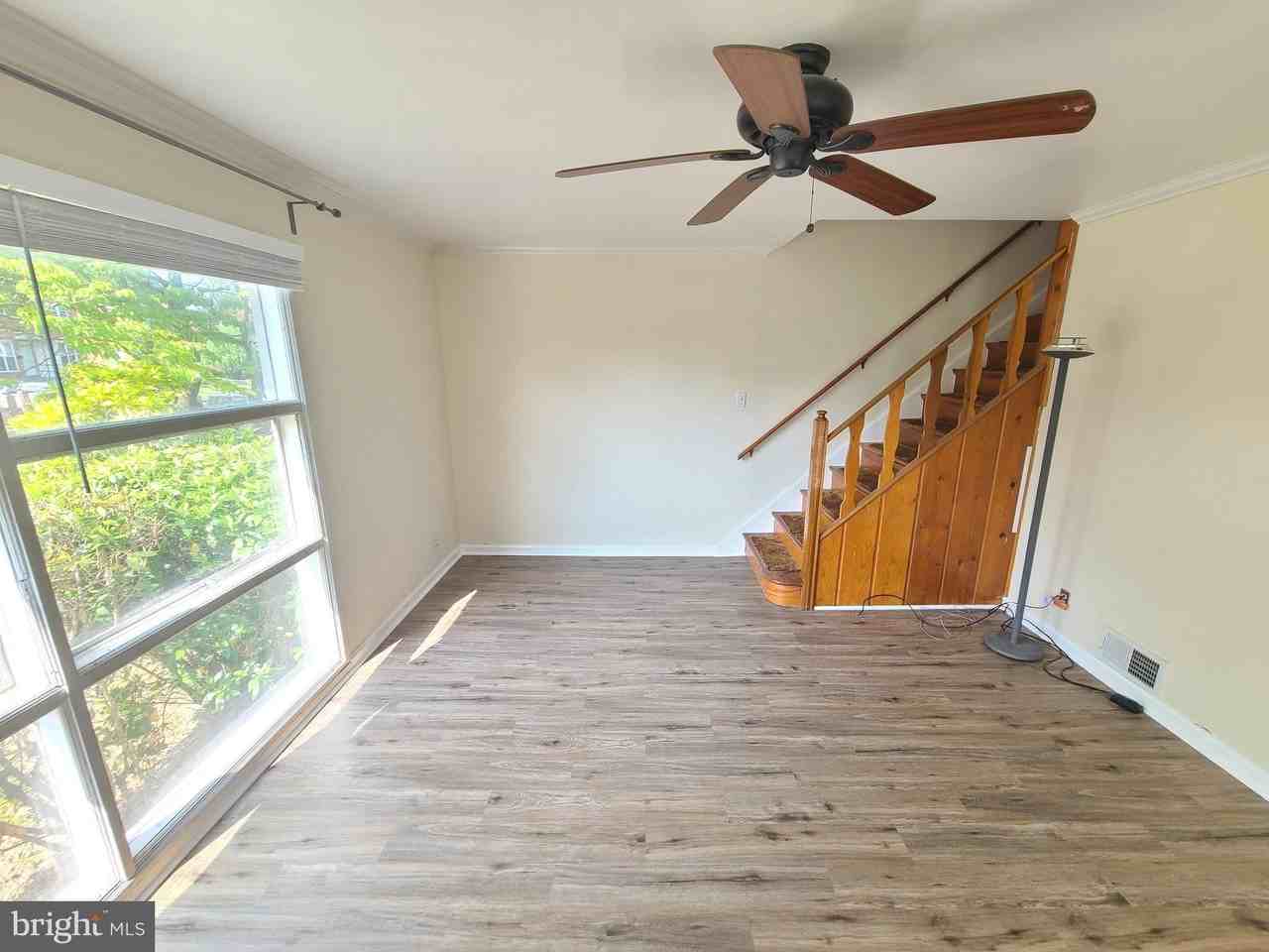 3422 Floral St - Photo 4 of 36