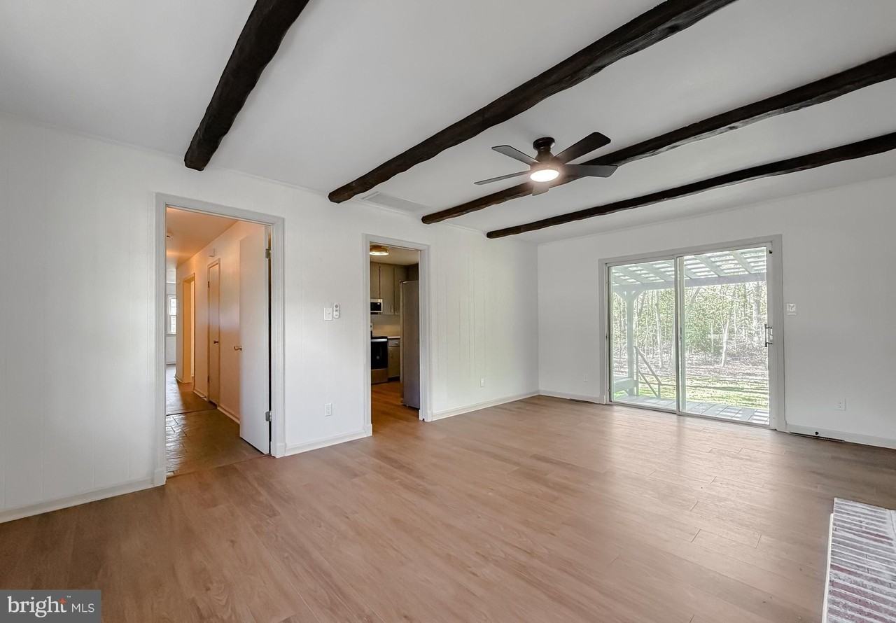 22985 Esperanza Dr - Photo 5 of 32