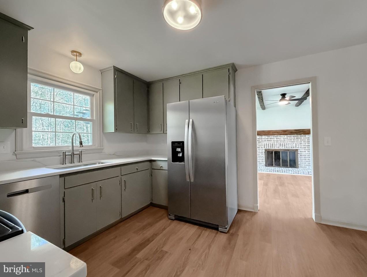 22985 Esperanza Dr - Photo 7 of 32