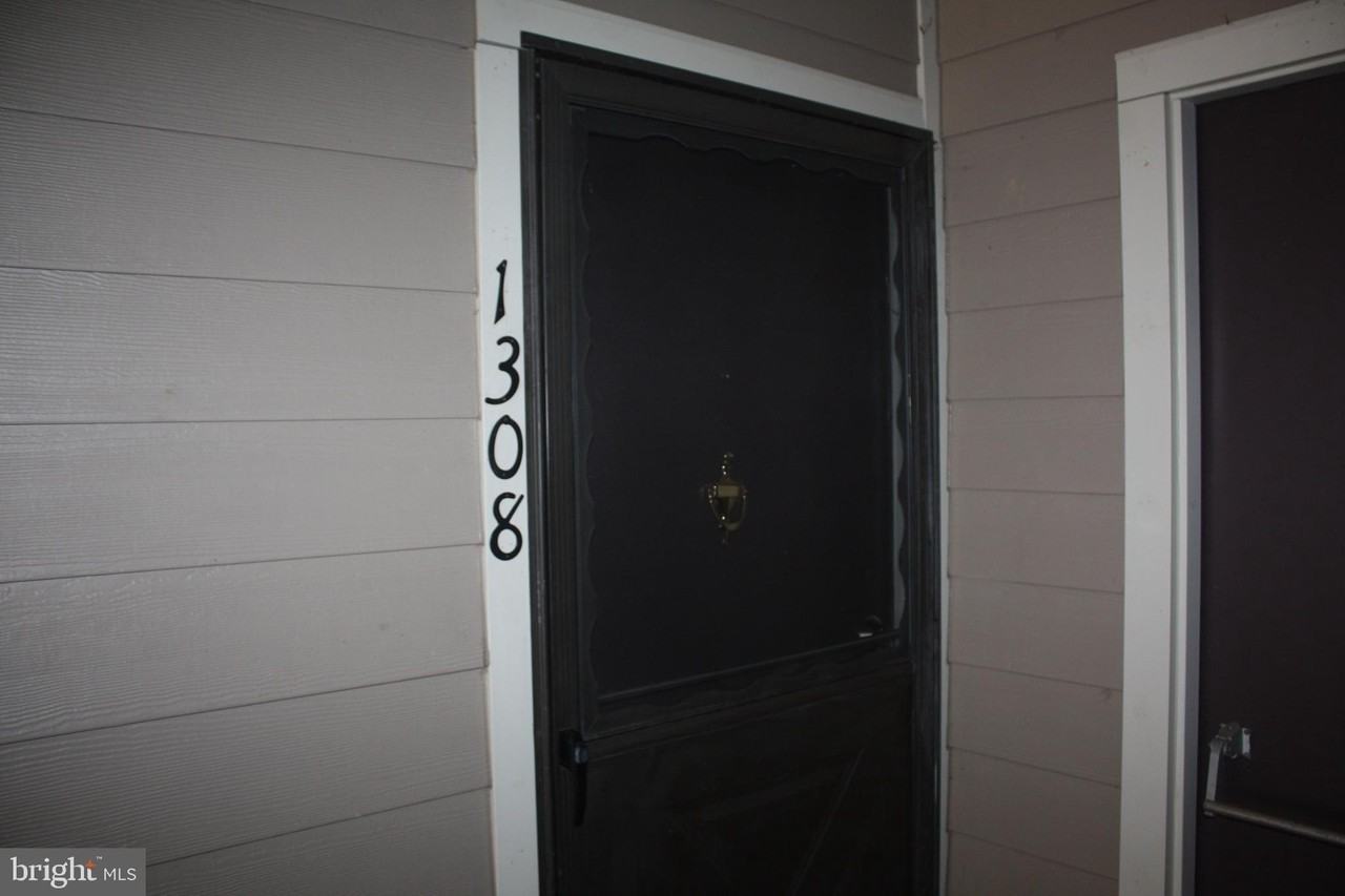 1308 Morris Ct - Photo 2 of 18