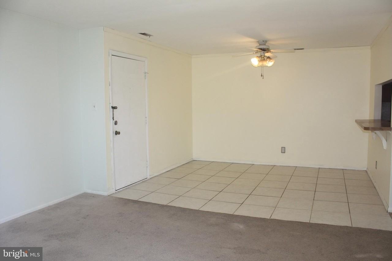 1308 Morris Ct - Photo 3 of 18