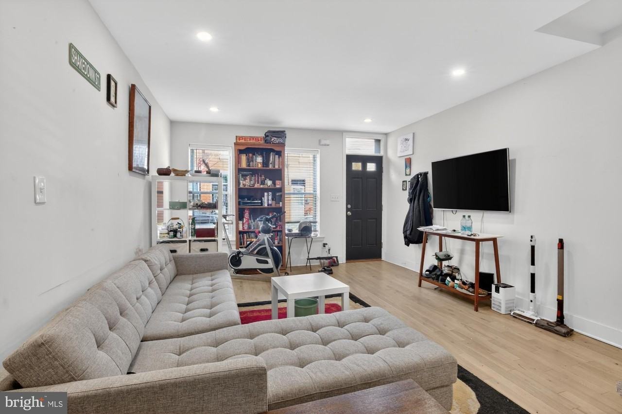 1742 S Dorrance St - Photo 3 of 19