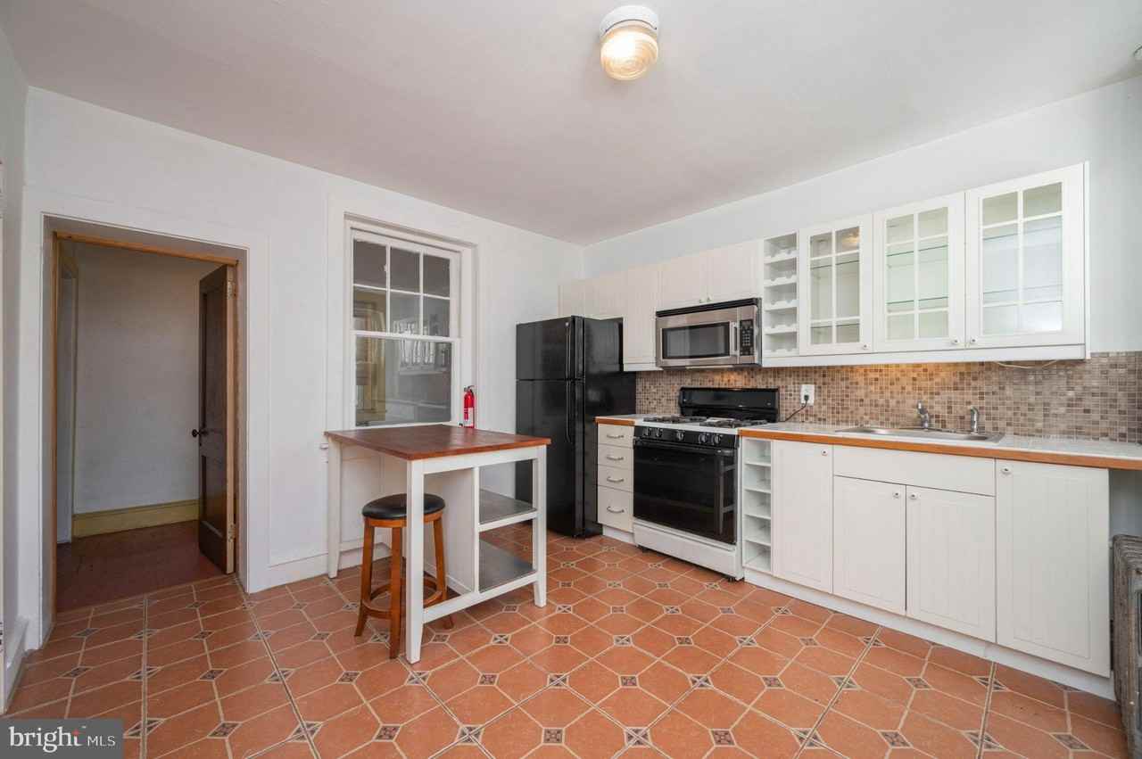 5838-2 Henry Ave 2nd Fl - Photo 3 of 20