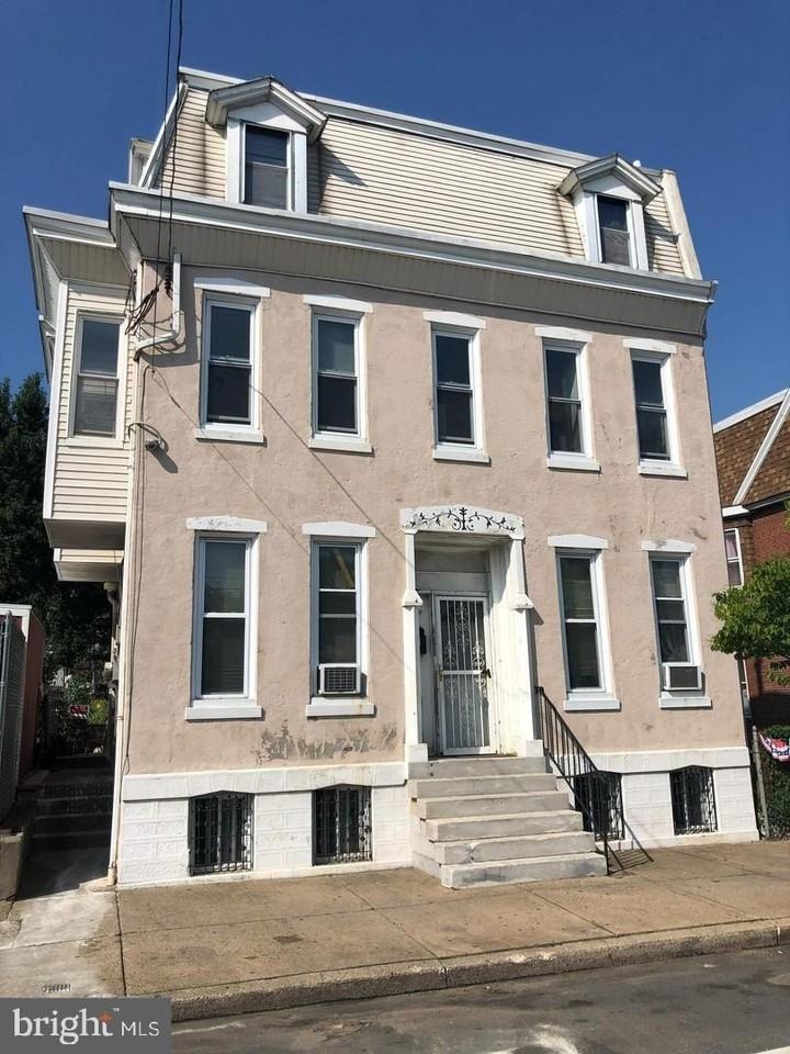 2666 Bridge St 1st Fl - Photo 2 of 25