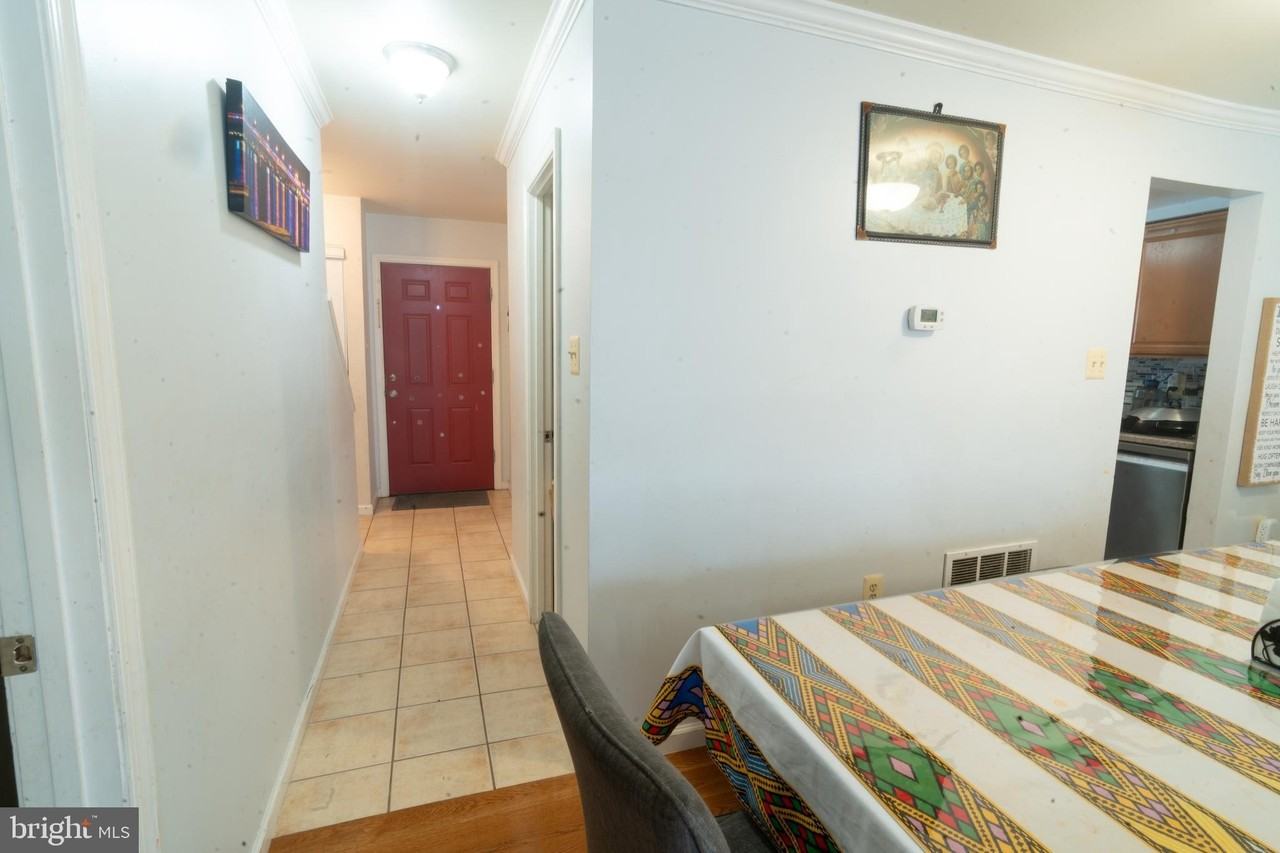 6413 Blarney Stone Ct - Photo 6 of 25