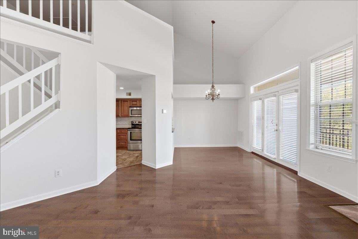 1304 Garden Wall Cir Apt F - Photo 4 of 23