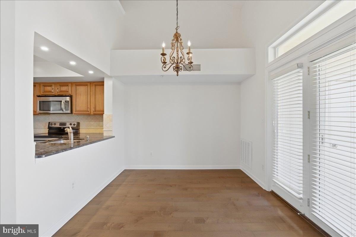 1304 Garden Wall Cir Apt F - Photo 6 of 23