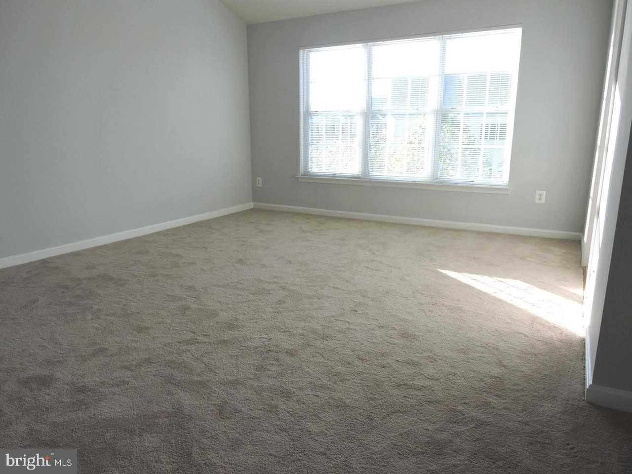 21828 Ladyslipper Sq - Photo 2 of 20