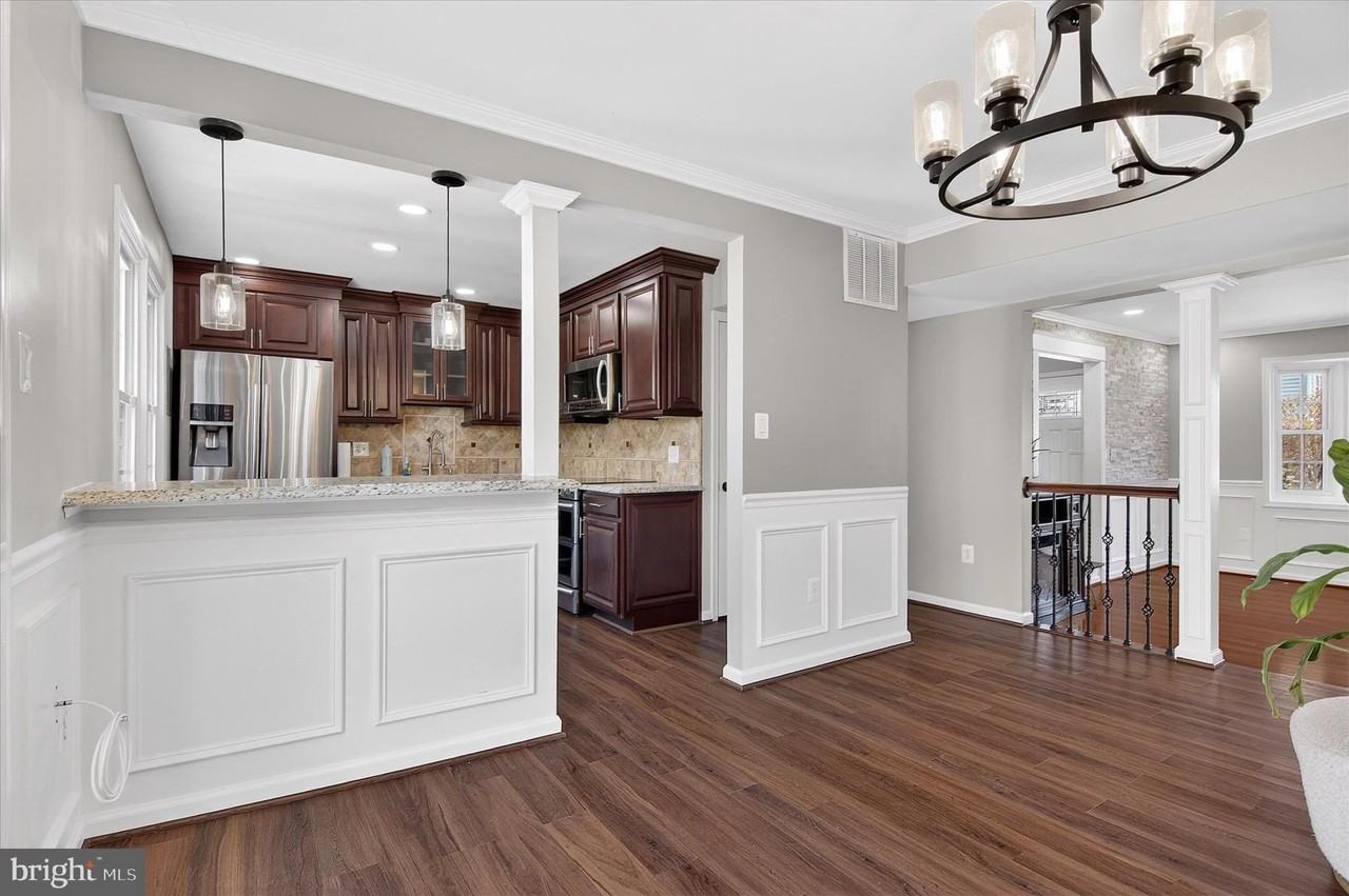 8975 Milroy Ct - Photo 3 of 26