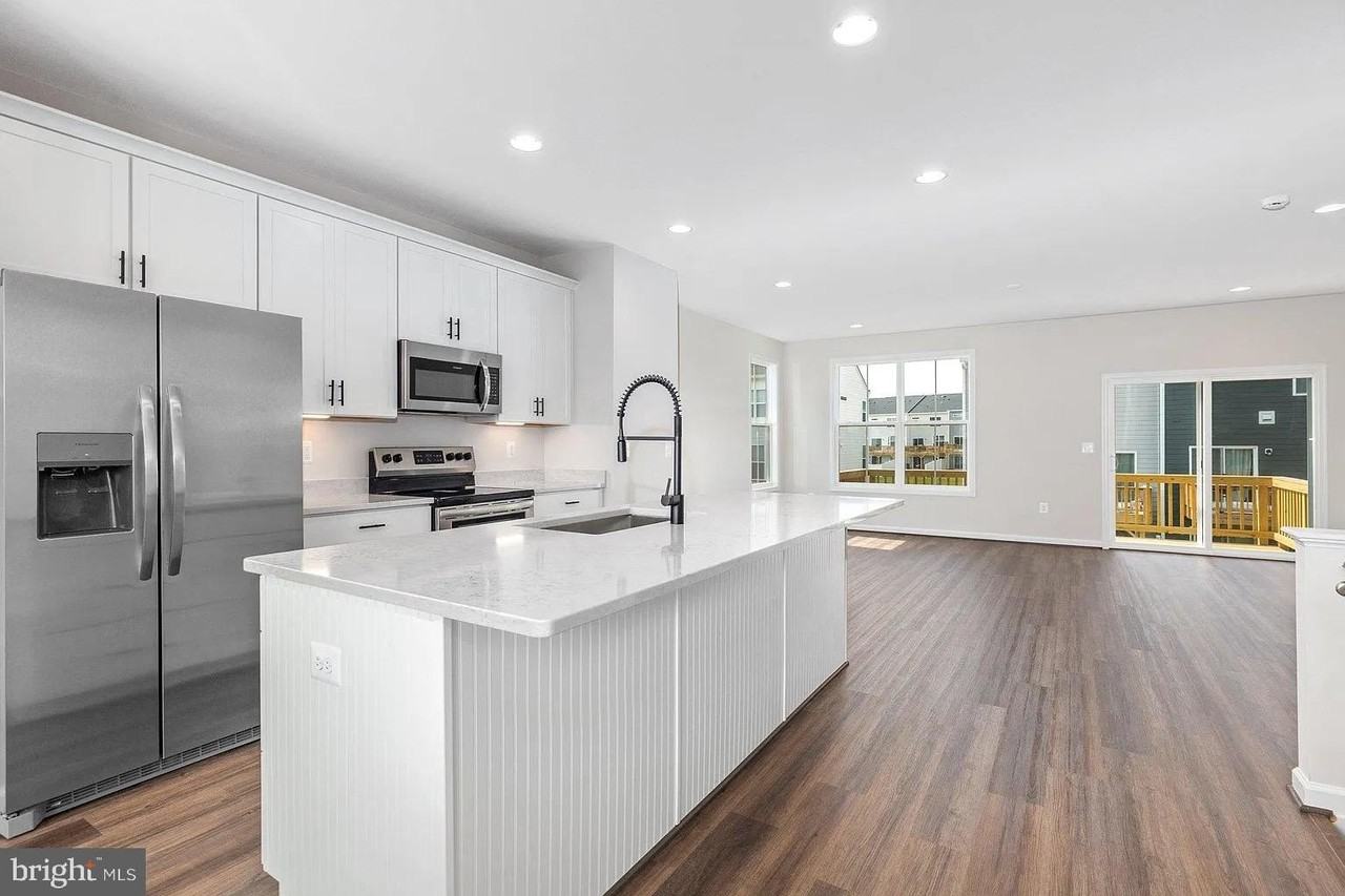 3814 Drayton Ct - Photo 3 of 10