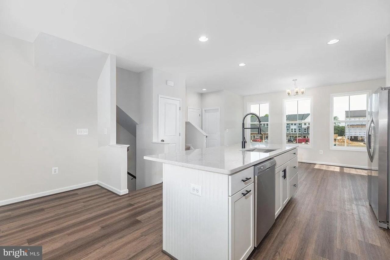 3814 Drayton Ct - Photo 4 of 10