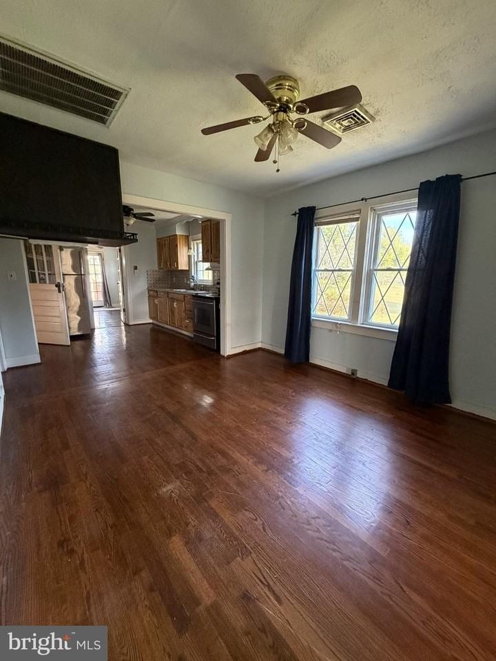 2929 Packer St - Photo 7 of 38