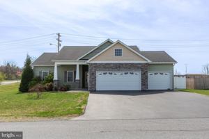 featured image of 438 Ives St