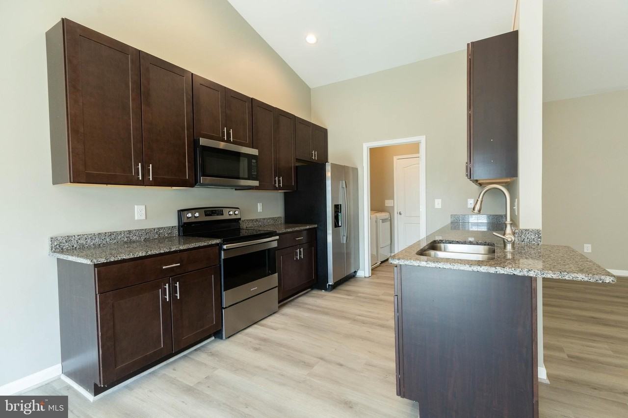 438 Ives St - Photo 6 of 22