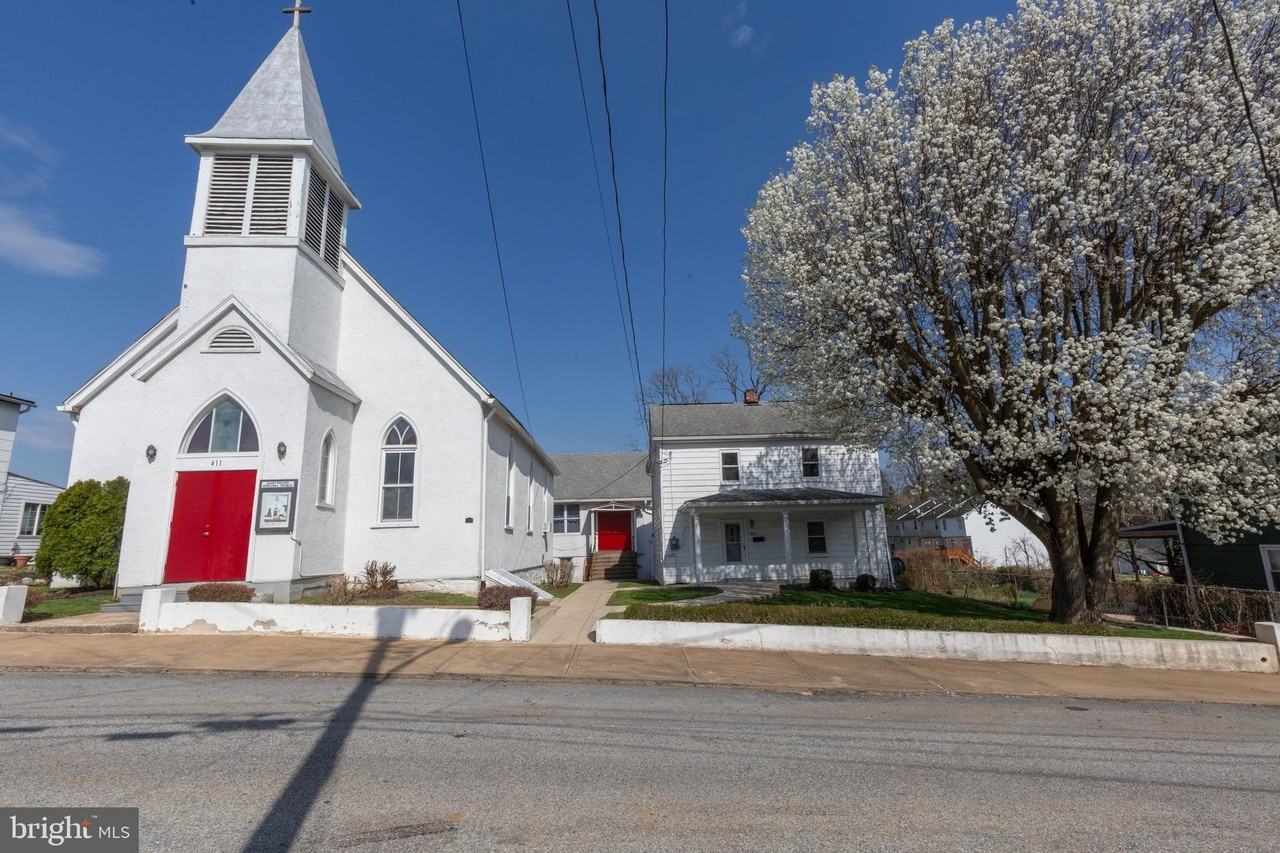 413 S Lawrence St - Photo 2 of 27