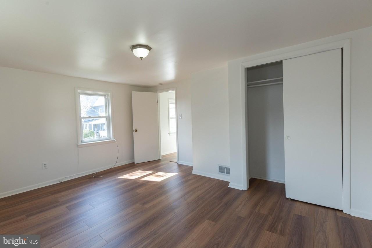 413 S Lawrence St - Photo 5 of 27