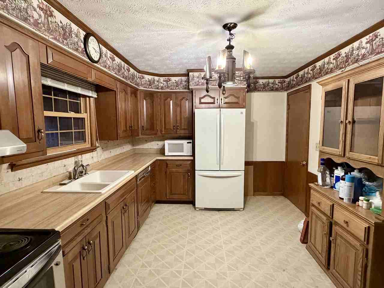 3742 Dorothy Ln #0 - Photo 5 of 17