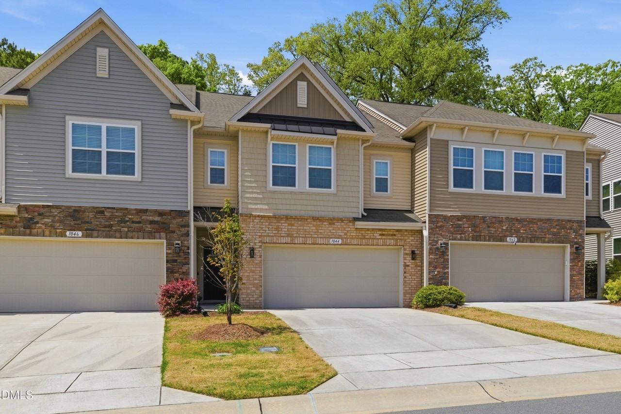 1044 Flagler St - Photo 3 of 33